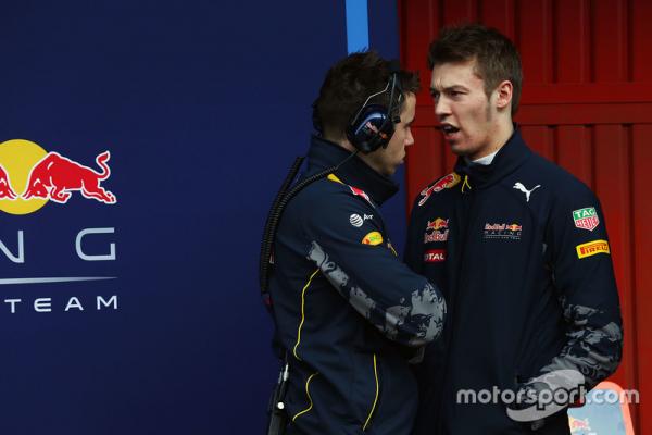 f1-barcelona-march-testing-2016-daniil-kvyat-red-bull-racing.jpg