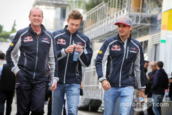 f1-spanish-gp-2016-daniil-kvyat-scuderia-toro-rosso-and-carlos-sainz-jr-scuderia-toro-ross.jpg