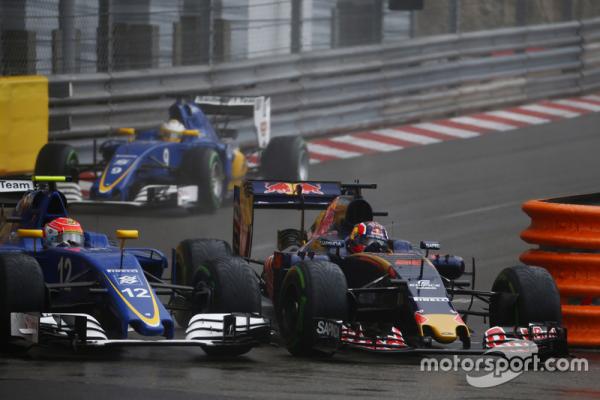 f1-monaco-gp-2016-felipe-nasr-sauber-f1-team-c35-and-daniil-kvyat-scuderia-toro-rosso-str1.jpg