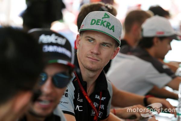 f1-malaysian-gp-2016-nico-hulkenberg-sahara-force-india-f1-signs-autographs-for-the-fans.jpg