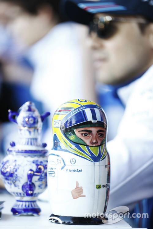 f1-russian-gp-2017-felipe-massa-williams-matryoshka-russian-doll (1).jpg