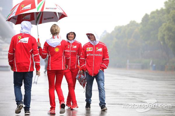 f1-chinese-gp-2017-kimi-raikkonen-ferrari-sebastian-vettel-ferrari.jpg