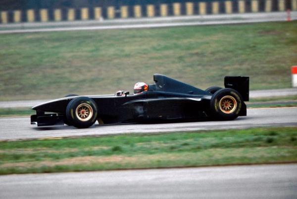 Michael-Schumacher-Ferrari-F300-F1-Test-1997-bigMobile2x-4ed61897-1006261.jpg