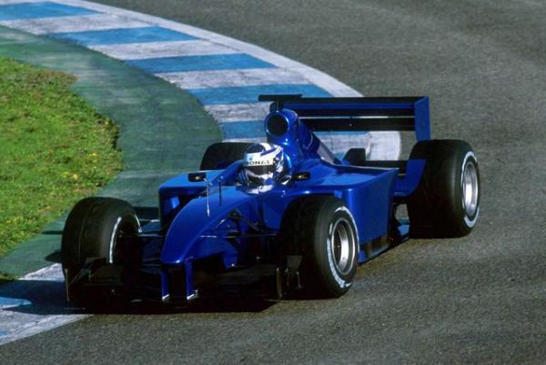 Sauber-Kimi-Raeikkoenen-F1-Test-2001-bigMobile2x-2ce62457-1006219.jpg