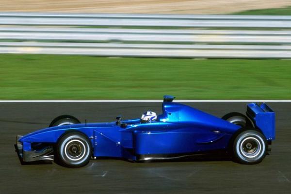 Sauber-Kimi-Raeikkoenen-F1-Test-2001-bigMobile2x-9237d61e-1006220.jpg