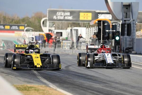 Daniel-Ricciardo-Renault-Barcelona-F1-Test-18-Februar-2019-bigMobile2x-ed2829a9-1426310.jpg