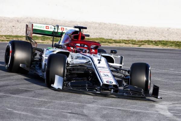 Kimi-Raeikkoenen-Alfa-Romeo-Barcelona-F1-Test-18-Februar-2019-bigMobile2x-acd7c8c2-1424952.jpg