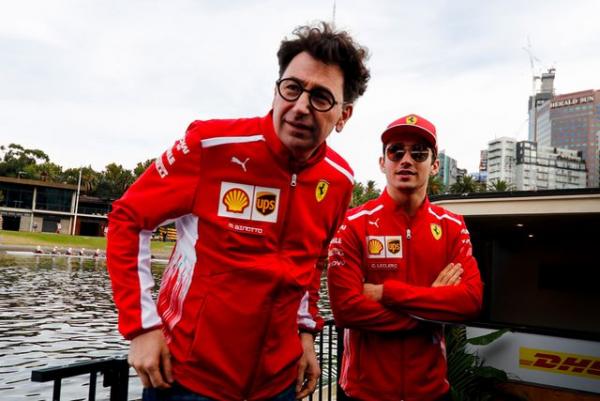 Charles-Leclerc-Mattia-Binotto-Ferrari-Formel-1-GP-Australien-Melbourne-13-Maerz-2019-bigMobile2x-489bc818-1436540.jpg