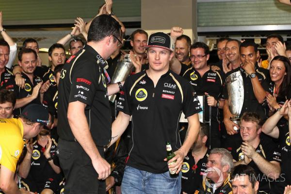 f1-abu-dhabi-gp-2012-kimi-raikkonen-lotus-f1-team-celebrates-with-eric-boullier-lotus-f1-t.jpg