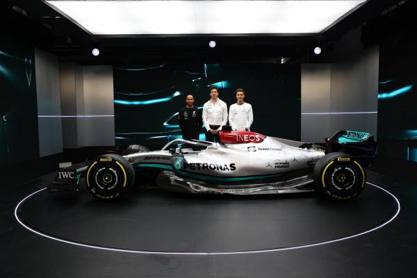 fotos-presentacion-mercedes-w13-f1-202285045-1645186807_9.thumb.jpg.0ad16ef1b5577de36631a3a9e6fc30db.jpg