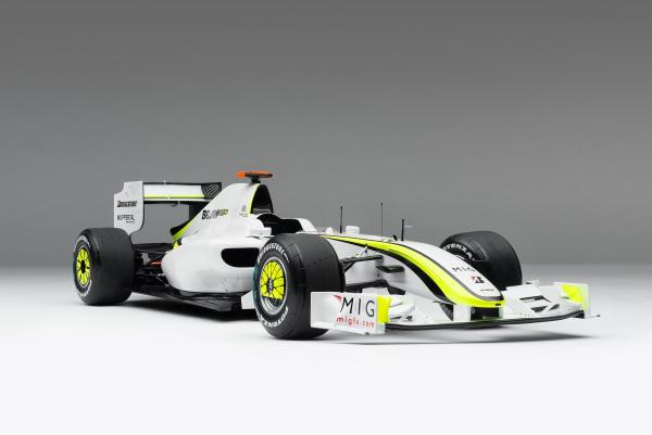 Brawn_GP_1.8_Scale_Model_-_Front_3.4_4000x2677_crop_center.jpg