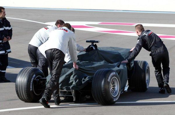 2003 год.  Представление  McLaren MP4-18 Mercedes.jpg