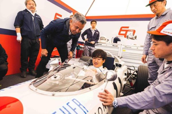 yuki-tsunoda-honda-ra272.thumb.jpg.a30b763ce408d9066e7871c4fa8fd808.jpg